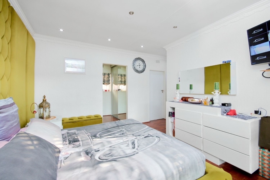 4 Bedroom Property for Sale in Discovery Gauteng