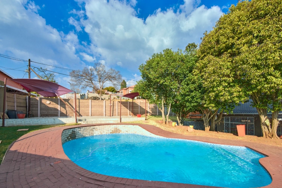 4 Bedroom Property for Sale in Discovery Gauteng