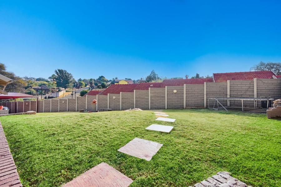 4 Bedroom Property for Sale in Discovery Gauteng