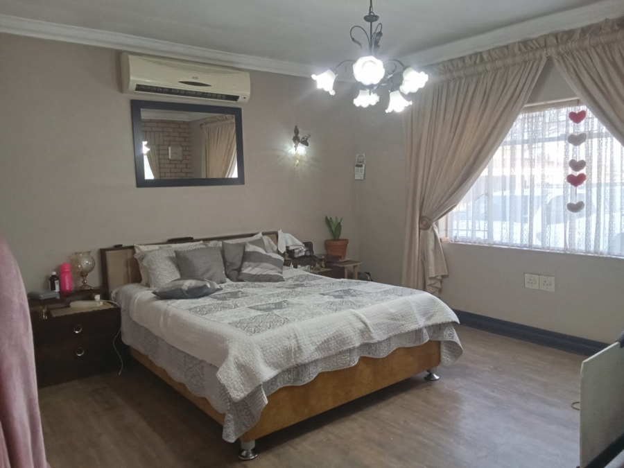 3 Bedroom Property for Sale in Staalrus Gauteng