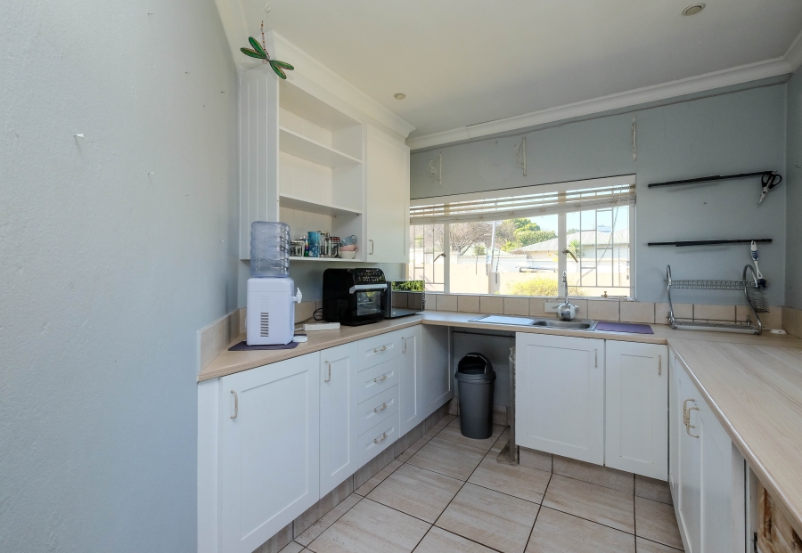 5 Bedroom Property for Sale in Parktown North Gauteng