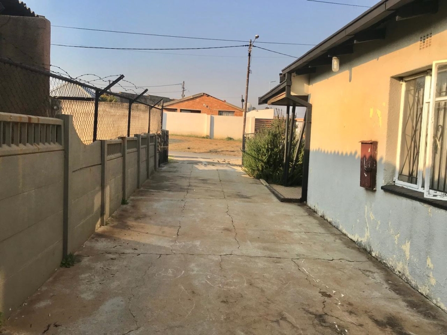 3 Bedroom Property for Sale in Dube Gauteng