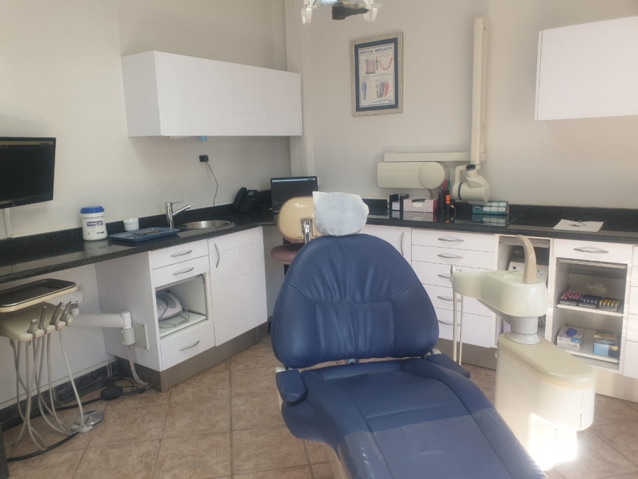 4 Bedroom Property for Sale in Larrendale Gauteng