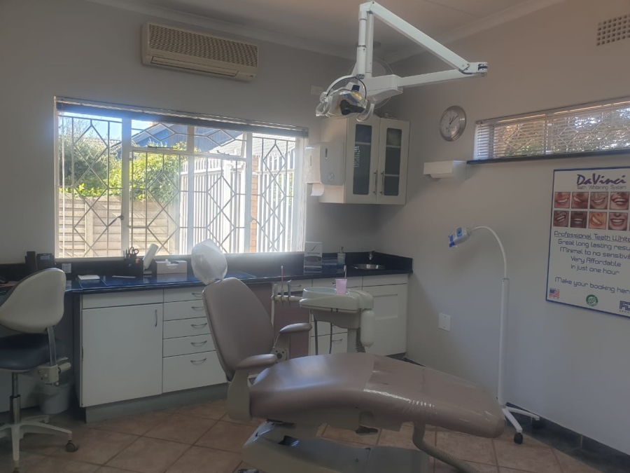 4 Bedroom Property for Sale in Larrendale Gauteng