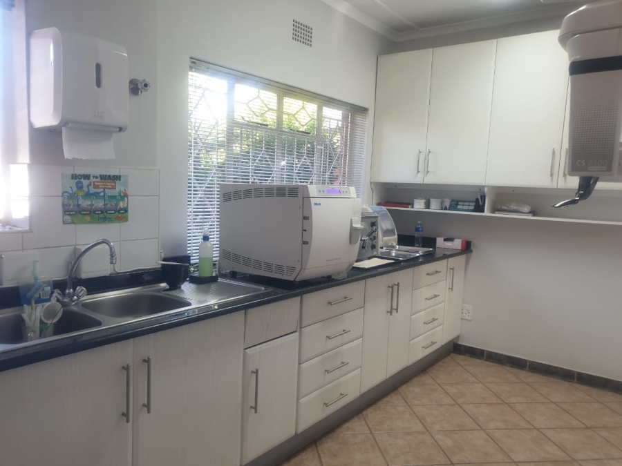 4 Bedroom Property for Sale in Larrendale Gauteng