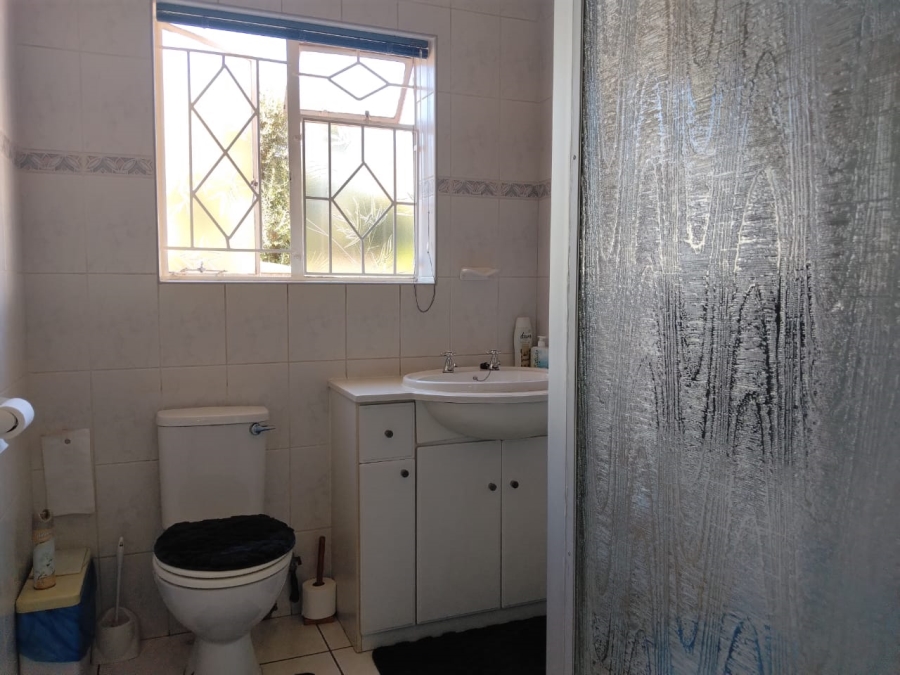 4 Bedroom Property for Sale in Larrendale Gauteng