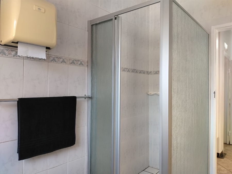 4 Bedroom Property for Sale in Larrendale Gauteng