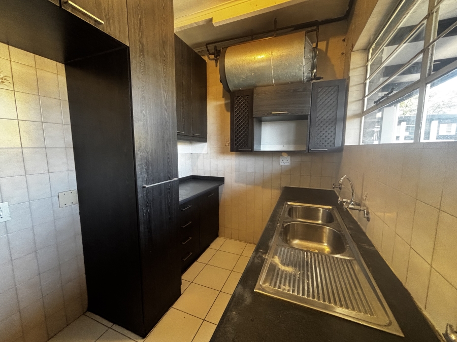 To Let 2 Bedroom Property for Rent in Wendywood Gauteng