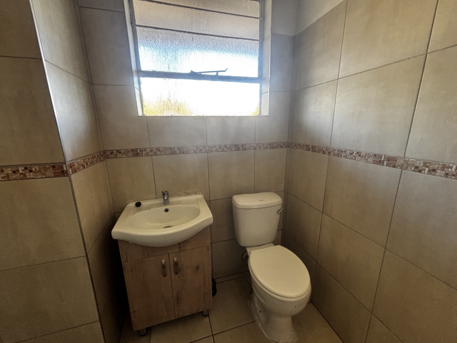 To Let 2 Bedroom Property for Rent in Wendywood Gauteng