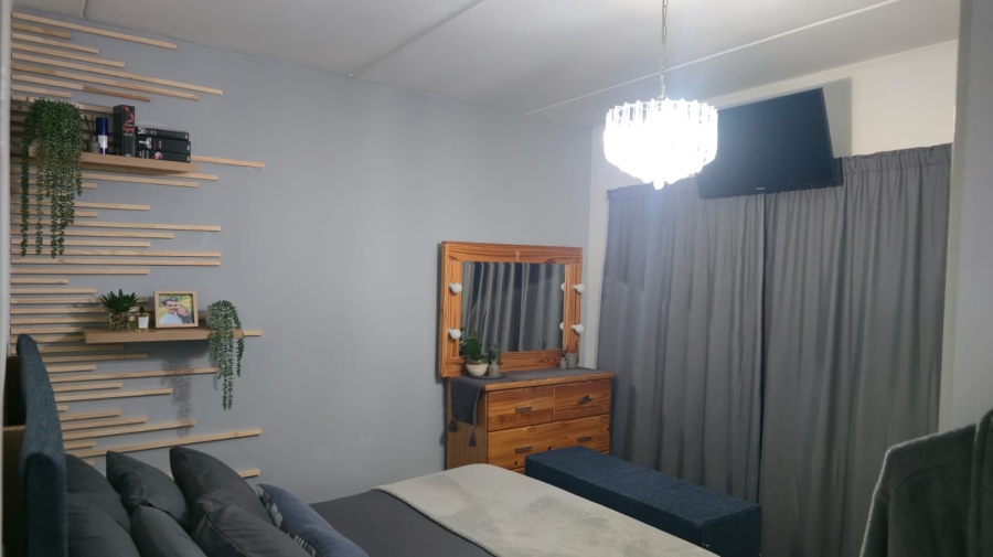 2 Bedroom Property for Sale in Sonneveld Gauteng