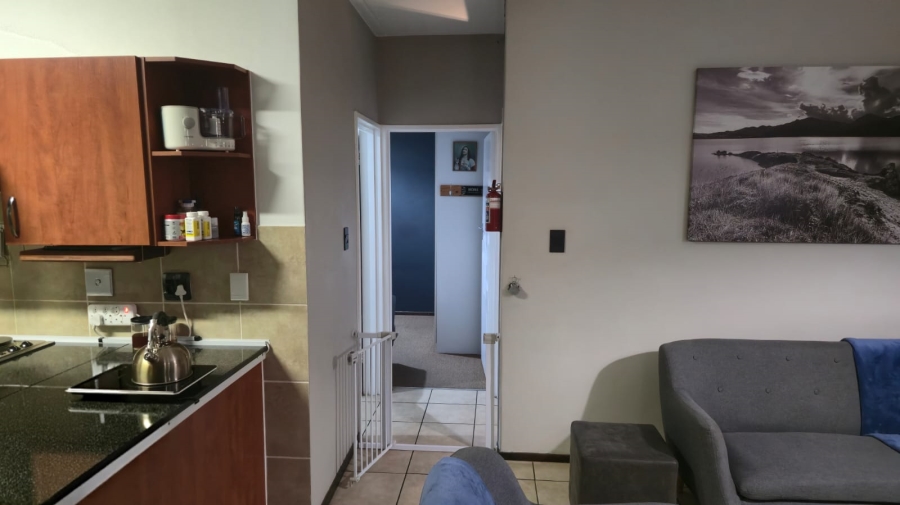 2 Bedroom Property for Sale in Sonneveld Gauteng