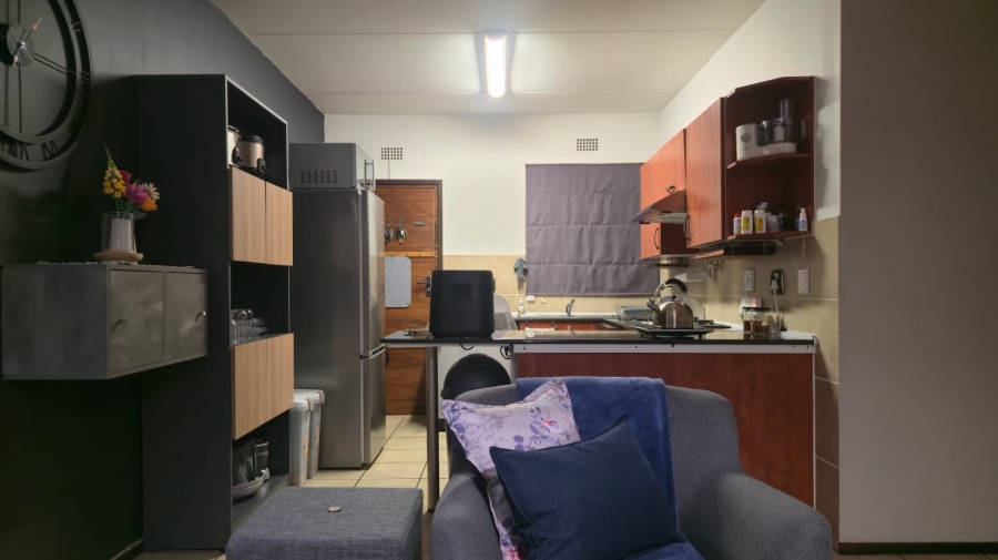 2 Bedroom Property for Sale in Sonneveld Gauteng