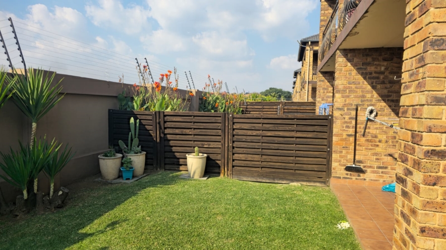 2 Bedroom Property for Sale in Sonneveld Gauteng