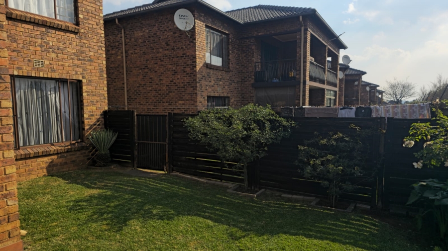 2 Bedroom Property for Sale in Sonneveld Gauteng