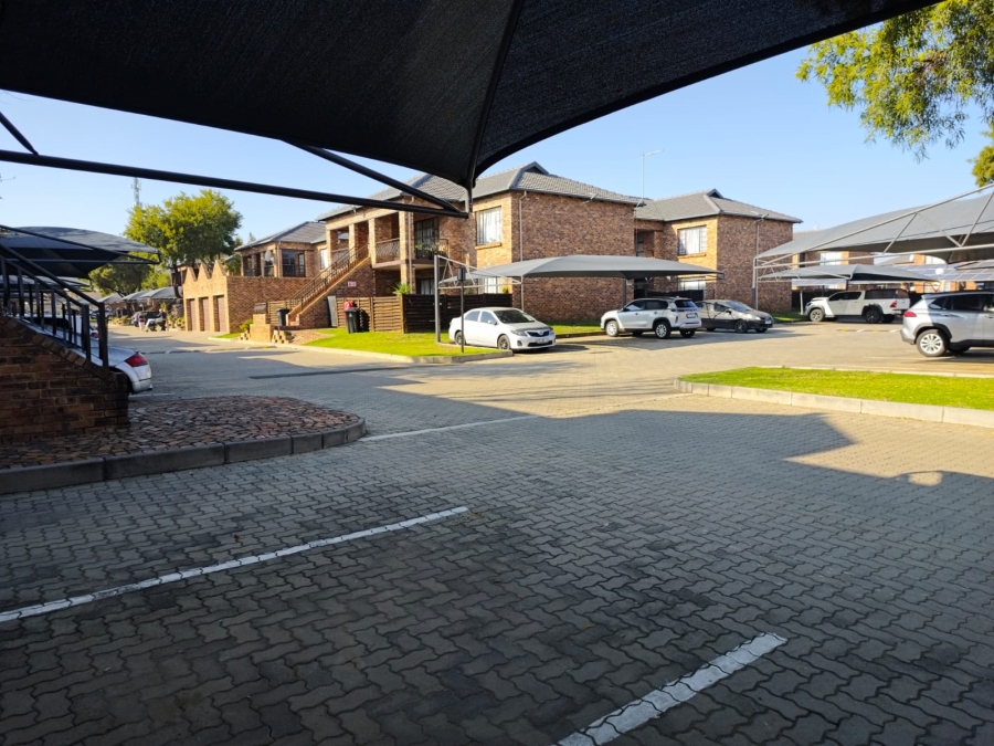 2 Bedroom Property for Sale in Sonneveld Gauteng