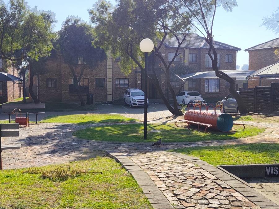 2 Bedroom Property for Sale in Sonneveld Gauteng