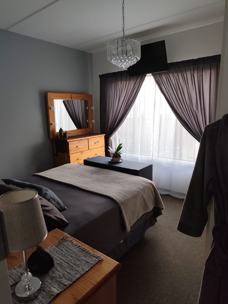 2 Bedroom Property for Sale in Sonneveld Gauteng