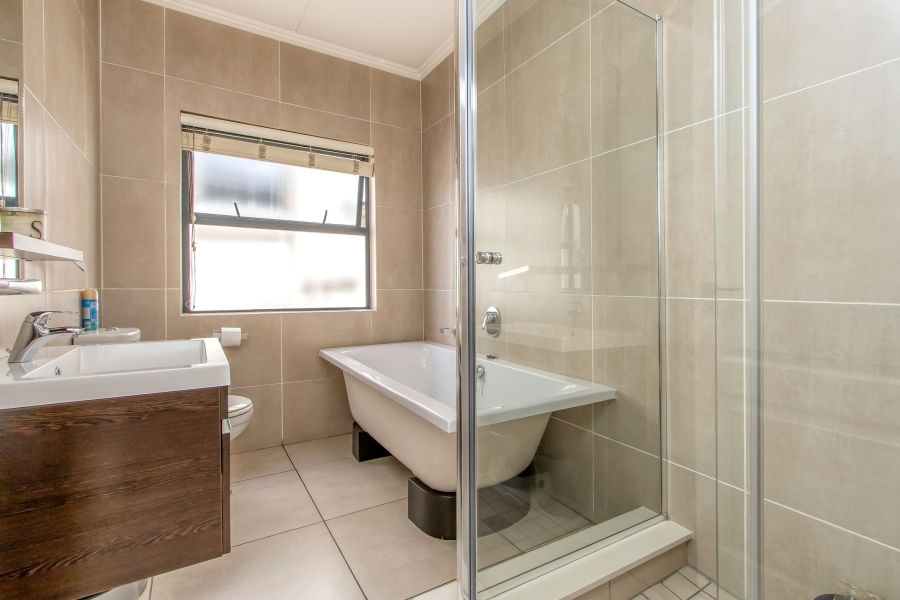2 Bedroom Property for Sale in Fourways Gauteng