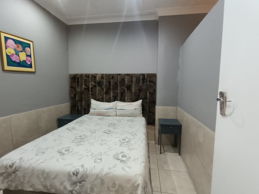 10 Bedroom Property for Sale in Three Rivers Gauteng