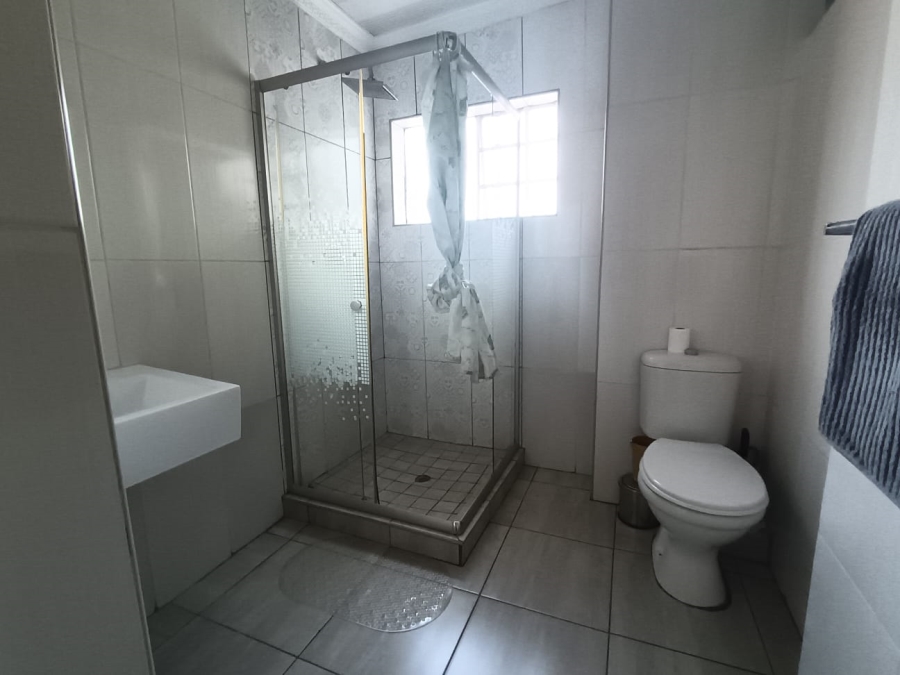 10 Bedroom Property for Sale in Three Rivers Gauteng
