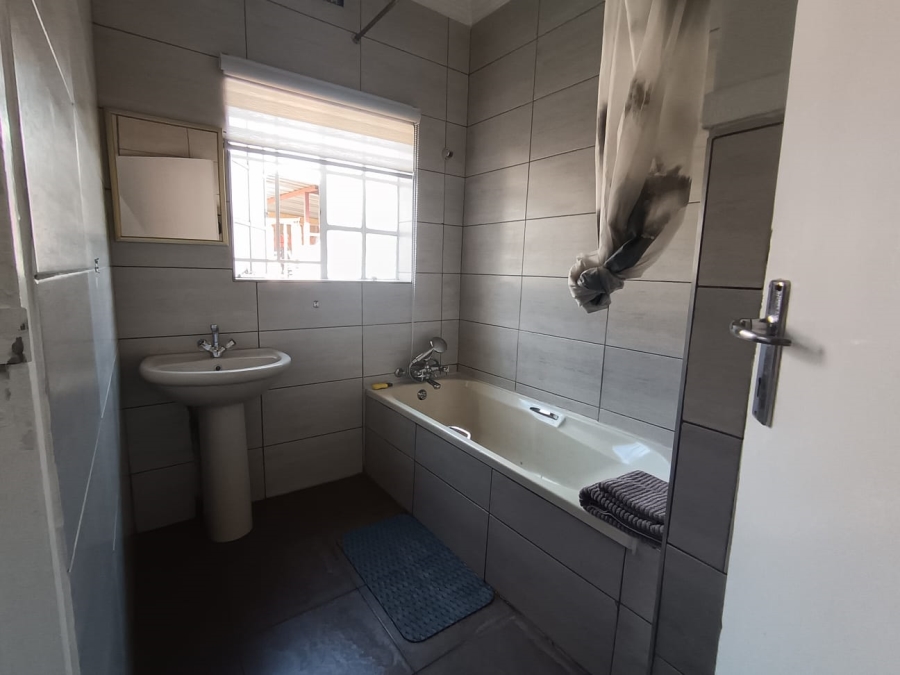 10 Bedroom Property for Sale in Three Rivers Gauteng