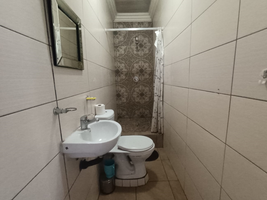 10 Bedroom Property for Sale in Three Rivers Gauteng