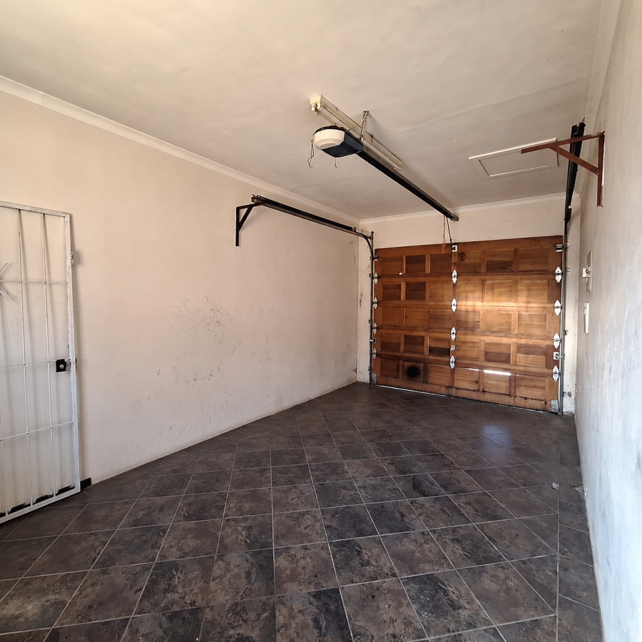 2 Bedroom Property for Sale in Bergsig Gauteng