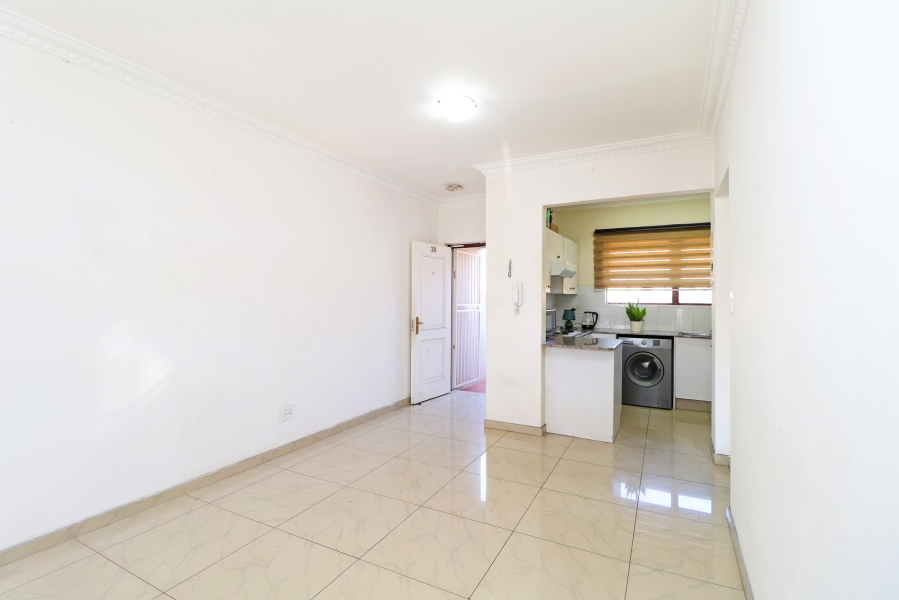 1 Bedroom Property for Sale in Oaklands Gauteng