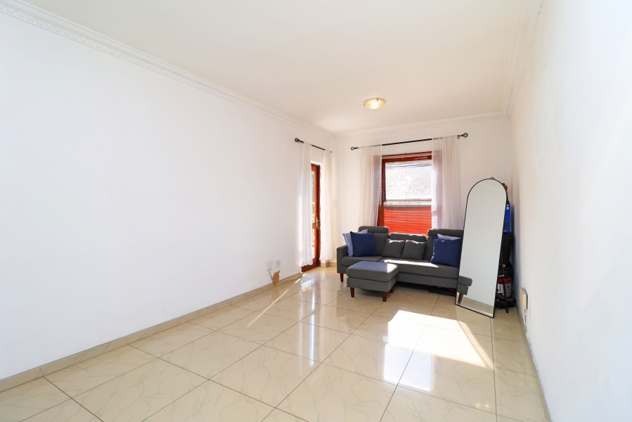 1 Bedroom Property for Sale in Oaklands Gauteng