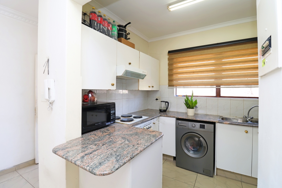 1 Bedroom Property for Sale in Oaklands Gauteng
