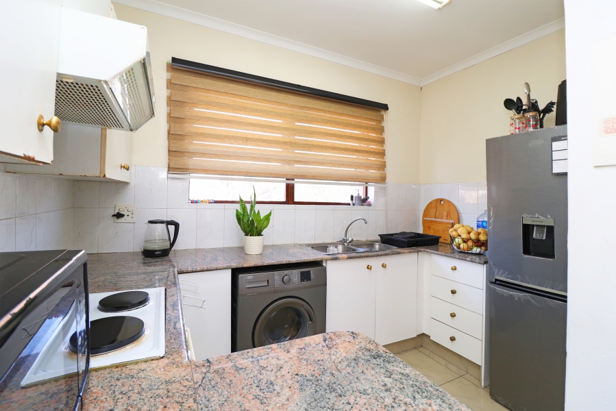 1 Bedroom Property for Sale in Oaklands Gauteng