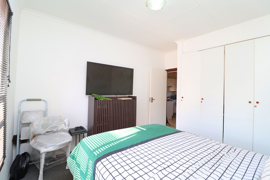 1 Bedroom Property for Sale in Oaklands Gauteng