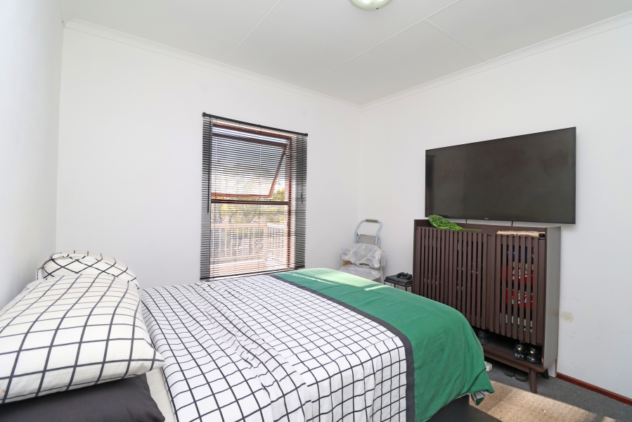 1 Bedroom Property for Sale in Oaklands Gauteng