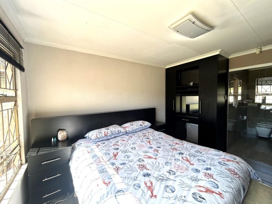 3 Bedroom Property for Sale in Mayberry Park Gauteng