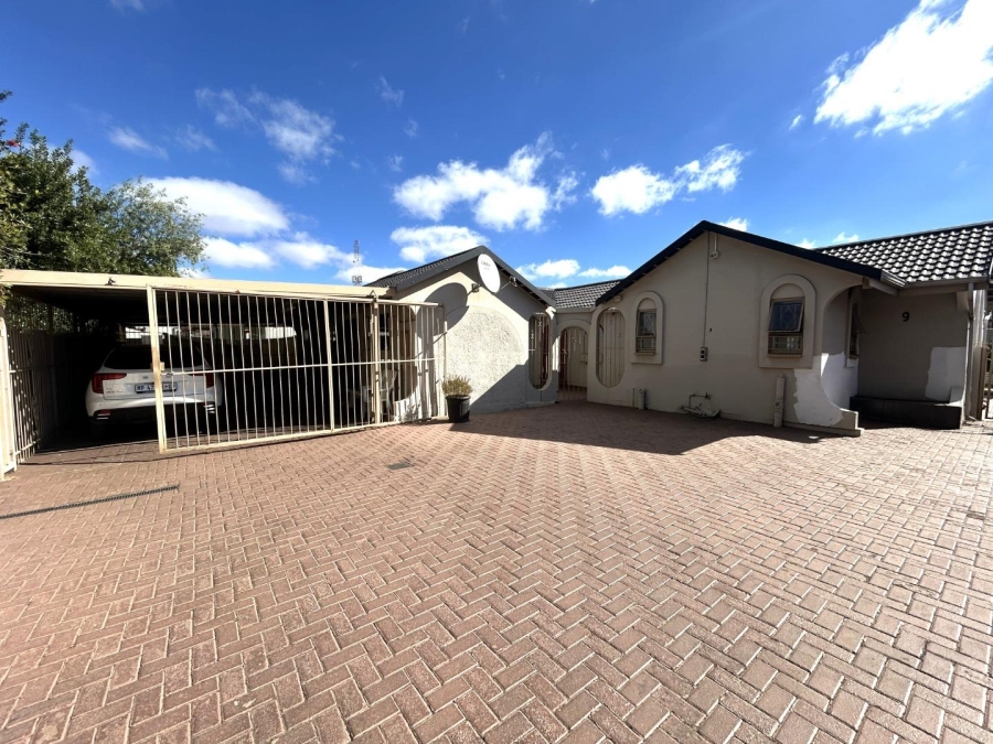 3 Bedroom Property for Sale in Mayberry Park Gauteng