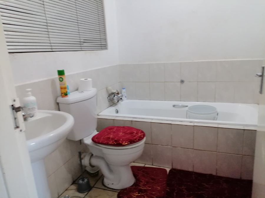 1 Bedroom Property for Sale in Greenhills Gauteng