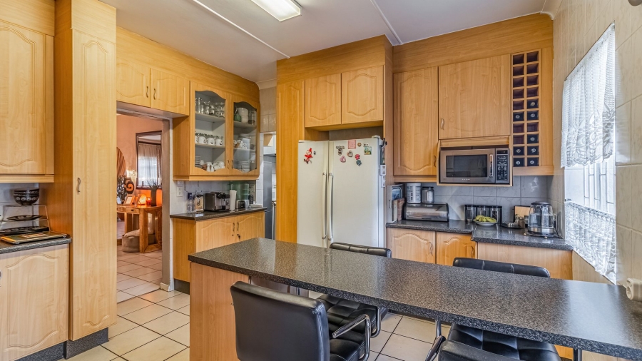 4 Bedroom Property for Sale in Dawnview Gauteng
