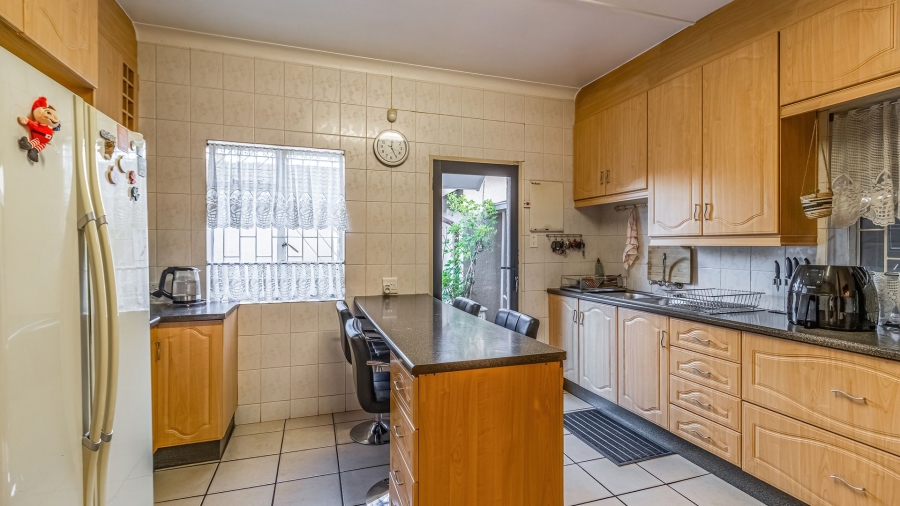 4 Bedroom Property for Sale in Dawnview Gauteng