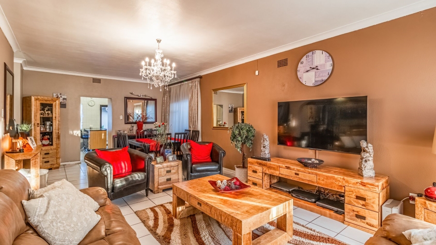 4 Bedroom Property for Sale in Dawnview Gauteng