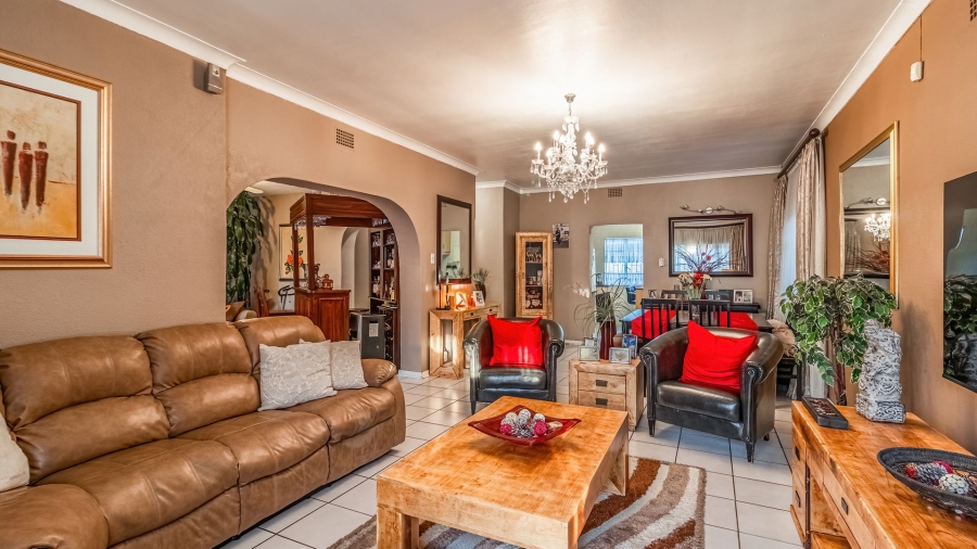 4 Bedroom Property for Sale in Dawnview Gauteng