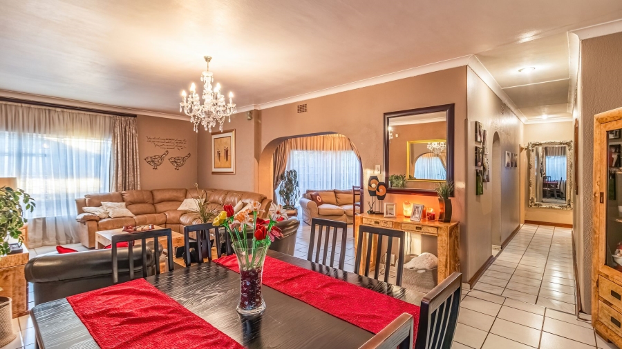 4 Bedroom Property for Sale in Dawnview Gauteng
