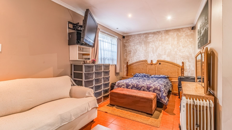 4 Bedroom Property for Sale in Dawnview Gauteng