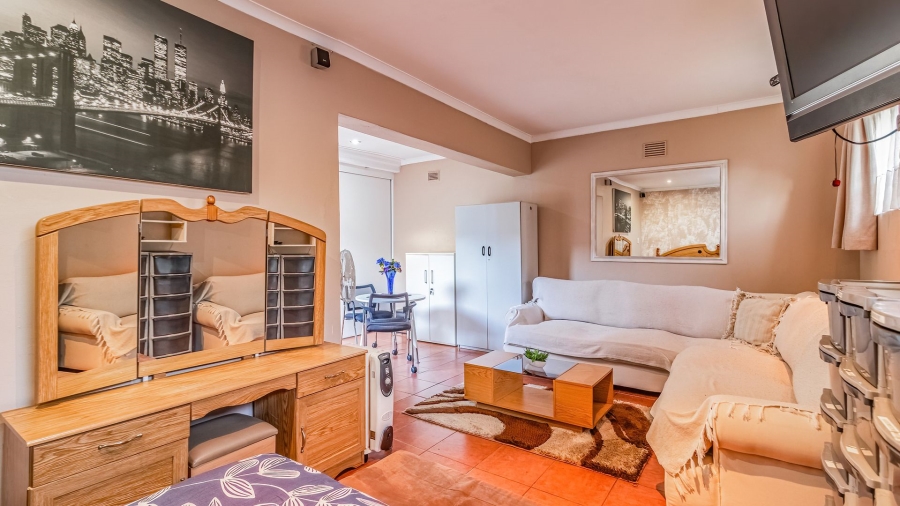 4 Bedroom Property for Sale in Dawnview Gauteng