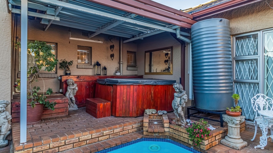 4 Bedroom Property for Sale in Dawnview Gauteng