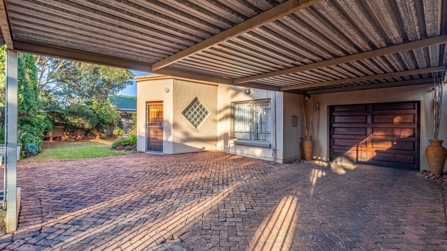 4 Bedroom Property for Sale in Dawnview Gauteng