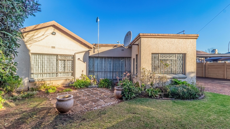 4 Bedroom Property for Sale in Dawnview Gauteng