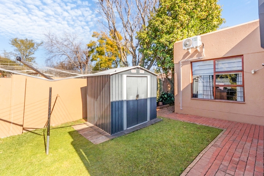 4 Bedroom Property for Sale in Weltevreden Park Gauteng