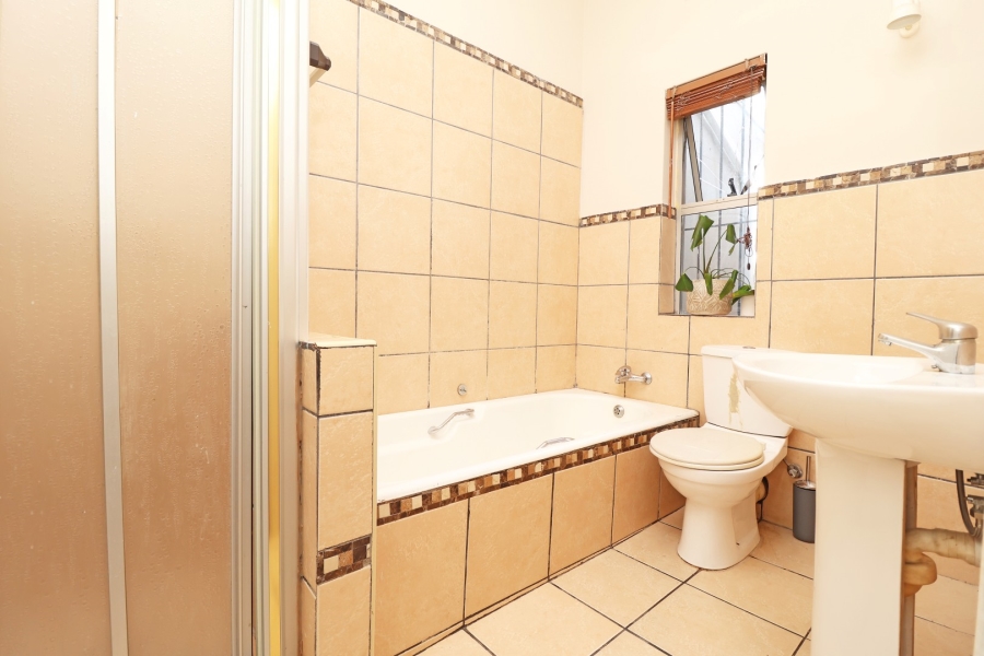 3 Bedroom Property for Sale in Greenside Gauteng