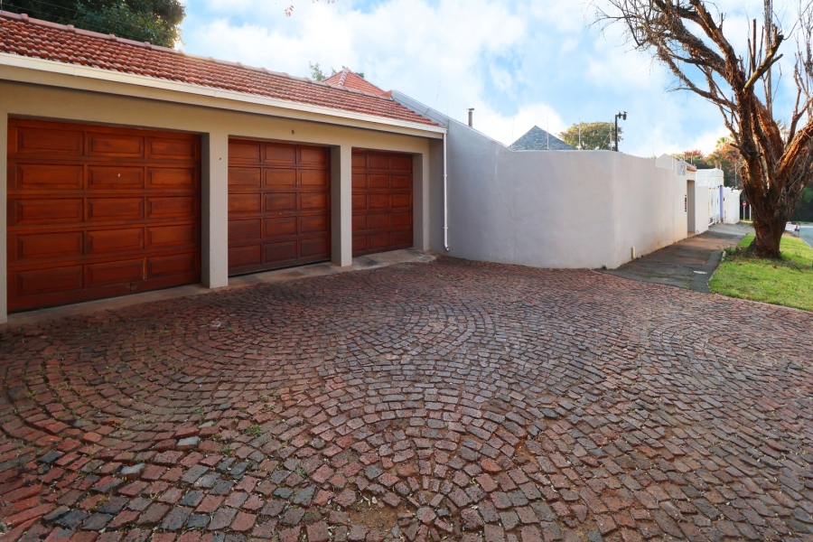 3 Bedroom Property for Sale in Greenside Gauteng
