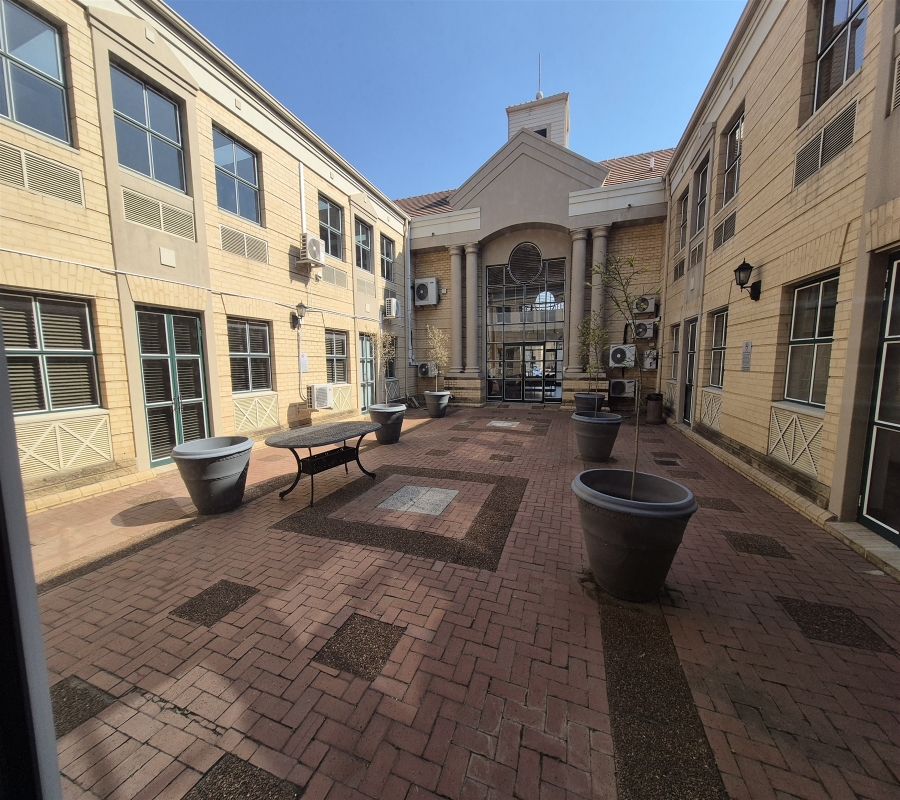 To Let Commercial Property for Rent in Dunkeld Gauteng